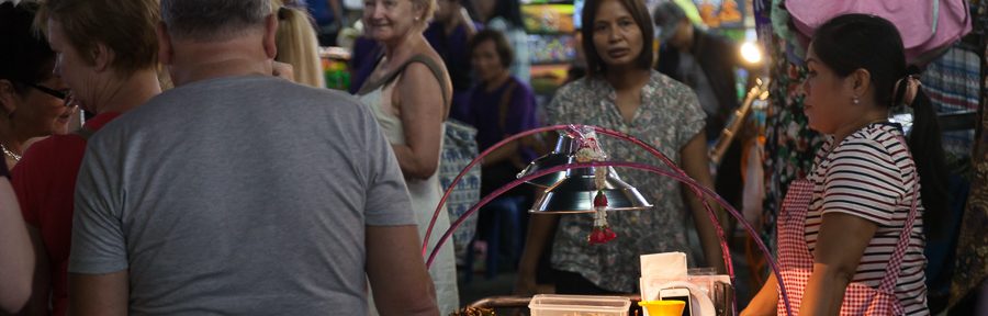 Erste Eindrücke – Bangkok bei Nacht