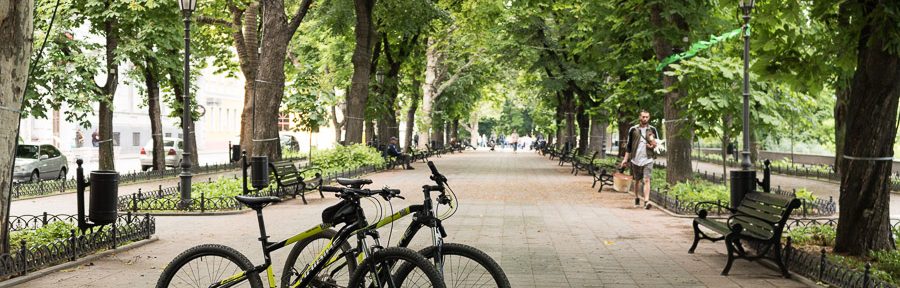 Auf den Straßen Odessas mit den Fahrrädern