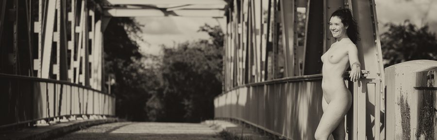 Fotoshooting mit Nadine an der Stahlbrücke