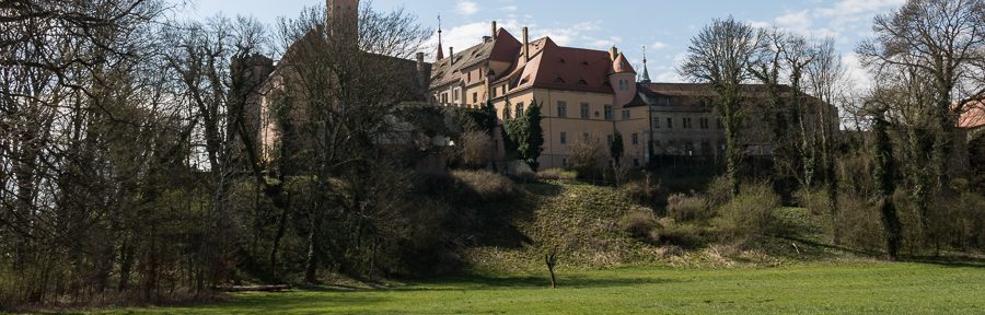 Flühlingsspaziergang ab und zum Schloss Püchau