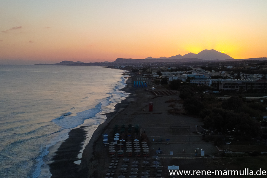 Der Strand von Rethymnon zum Sonnenaufgang und ein paar Versuche mit der Drohne