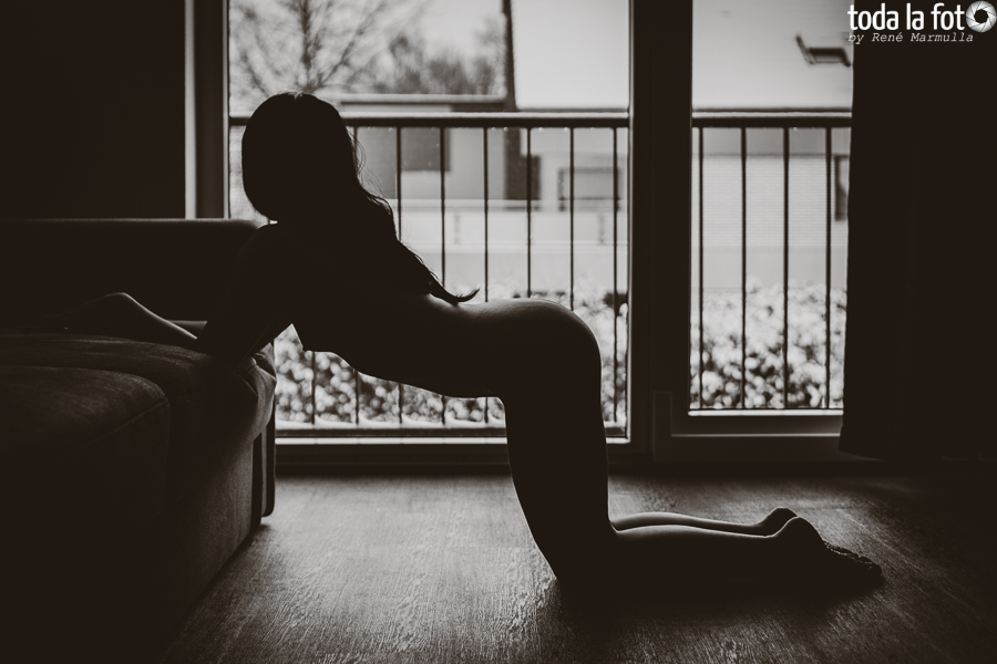 Fotoshooting mit Lina in einer Ferienwohnung